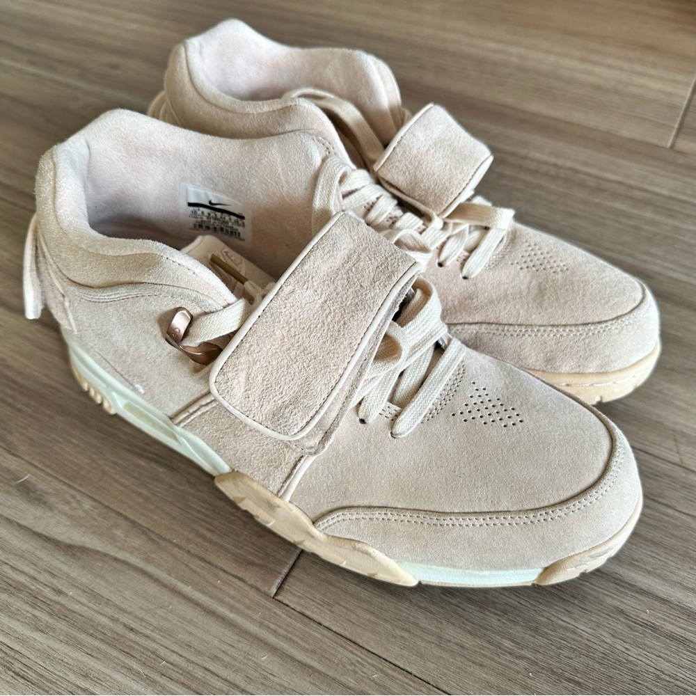Victor Cruz signature Nike shoe! These suede blush size 10.5